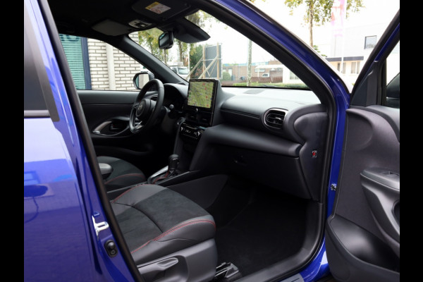 Toyota Yaris Cross 1.5 Hyb 130 GR Sport | Nieuw | Bi-Tone | Stoel/Stuurwielverwarmi Toyota Yaris Cross 1.5 Hyb 130 GR Sport | Nieuw | Bi-Tone | Stoel/Stuurwielverwarmi