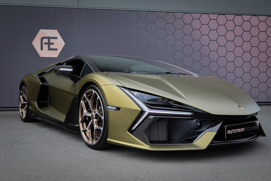 Lamborghini Revuelto | LIFT | CARBON IN & EXTERIEUR | PASSENGER DISPLAY | ADAPTIVE CRUISE | APPLE CARPLAY | SONUS FABER SOUND | PARKING PACK | HEADLA Lamborghini Revuelto | LIFT | CARBON IN & EXTERIEUR | PASSENGER DISPLAY | ADAPTIVE CRUISE | APPLE CARPLAY | SONUS FABER SOUND | PARKING PACK | HEADLA