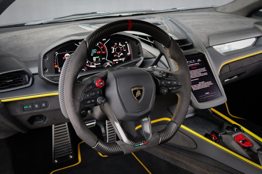 Lamborghini Revuelto | LIFT | CARBON IN & EXTERIEUR | PASSENGER DISPLAY | ADAPTIVE CRUISE | APPLE CARPLAY | SONUS FABER SOUND | PARKING PACK | HEADLA Lamborghini Revuelto | LIFT | CARBON IN & EXTERIEUR | PASSENGER DISPLAY | ADAPTIVE CRUISE | APPLE CARPLAY | SONUS FABER SOUND | PARKING PACK | HEADLA