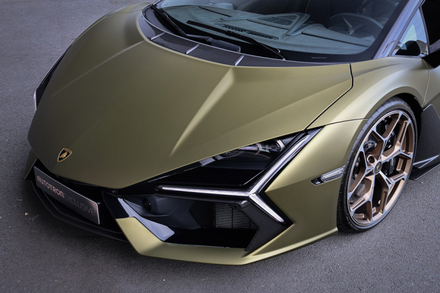 Lamborghini Revuelto | LIFT | CARBON IN & EXTERIEUR | PASSENGER DISPLAY | ADAPTIVE CRUISE | APPLE CARPLAY | SONUS FABER SOUND | PARKING PACK | HEADLA Lamborghini Revuelto | LIFT | CARBON IN & EXTERIEUR | PASSENGER DISPLAY | ADAPTIVE CRUISE | APPLE CARPLAY | SONUS FABER SOUND | PARKING PACK | HEADLA