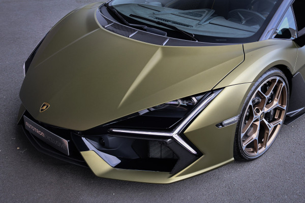 Lamborghini Revuelto | LIFT | CARBON IN & EXTERIEUR | PASSENGER DISPLAY | ADAPTIVE CRUISE | APPLE CARPLAY | SONUS FABER SOUND | PARKING PACK | HEADLA Lamborghini Revuelto | LIFT | CARBON IN & EXTERIEUR | PASSENGER DISPLAY | ADAPTIVE CRUISE | APPLE CARPLAY | SONUS FABER SOUND | PARKING PACK | HEADLA