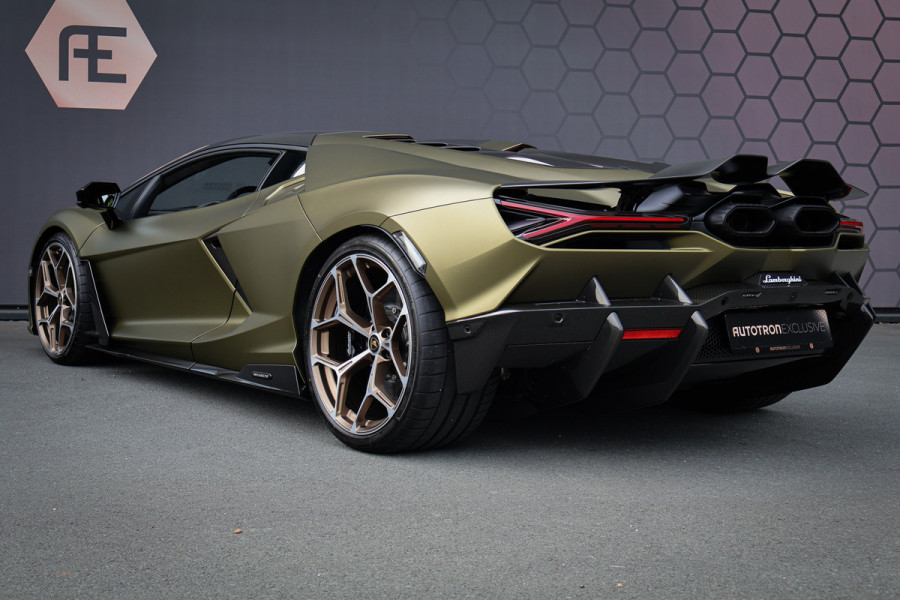 Lamborghini Revuelto | LIFT | CARBON IN & EXTERIEUR | PASSENGER DISPLAY | ADAPTIVE CRUISE | APPLE CARPLAY | SONUS FABER SOUND | PARKING PACK | HEADLA Lamborghini Revuelto | LIFT | CARBON IN & EXTERIEUR | PASSENGER DISPLAY | ADAPTIVE CRUISE | APPLE CARPLAY | SONUS FABER SOUND | PARKING PACK | HEADLA