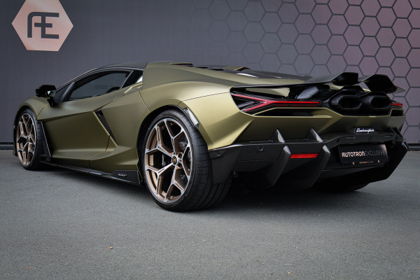 Lamborghini Revuelto | LIFT | CARBON IN & EXTERIEUR | PASSENGER DISPLAY | ADAPTIVE CRUISE | APPLE CARPLAY | SONUS FABER SOUND | PARKING PACK | HEADLA Lamborghini Revuelto | LIFT | CARBON IN & EXTERIEUR | PASSENGER DISPLAY | ADAPTIVE CRUISE | APPLE CARPLAY | SONUS FABER SOUND | PARKING PACK | HEADLA