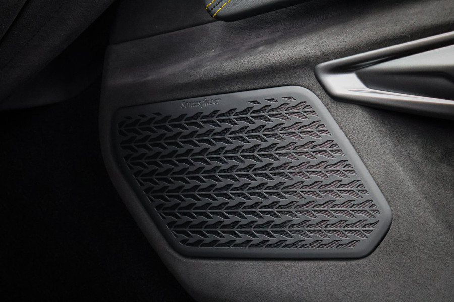 Lamborghini Revuelto | LIFT | CARBON IN & EXTERIEUR | PASSENGER DISPLAY | ADAPTIVE CRUISE | APPLE CARPLAY | SONUS FABER SOUND | PARKING PACK | HEADLA Lamborghini Revuelto | LIFT | CARBON IN & EXTERIEUR | PASSENGER DISPLAY | ADAPTIVE CRUISE | APPLE CARPLAY | SONUS FABER SOUND | PARKING PACK | HEADLA