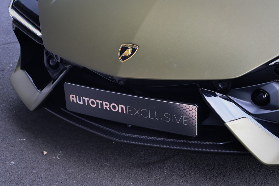 Lamborghini Revuelto | LIFT | CARBON IN & EXTERIEUR | PASSENGER DISPLAY | ADAPTIVE CRUISE | APPLE CARPLAY | SONUS FABER SOUND | PARKING PACK | HEADLA Lamborghini Revuelto | LIFT | CARBON IN & EXTERIEUR | PASSENGER DISPLAY | ADAPTIVE CRUISE | APPLE CARPLAY | SONUS FABER SOUND | PARKING PACK | HEADLA