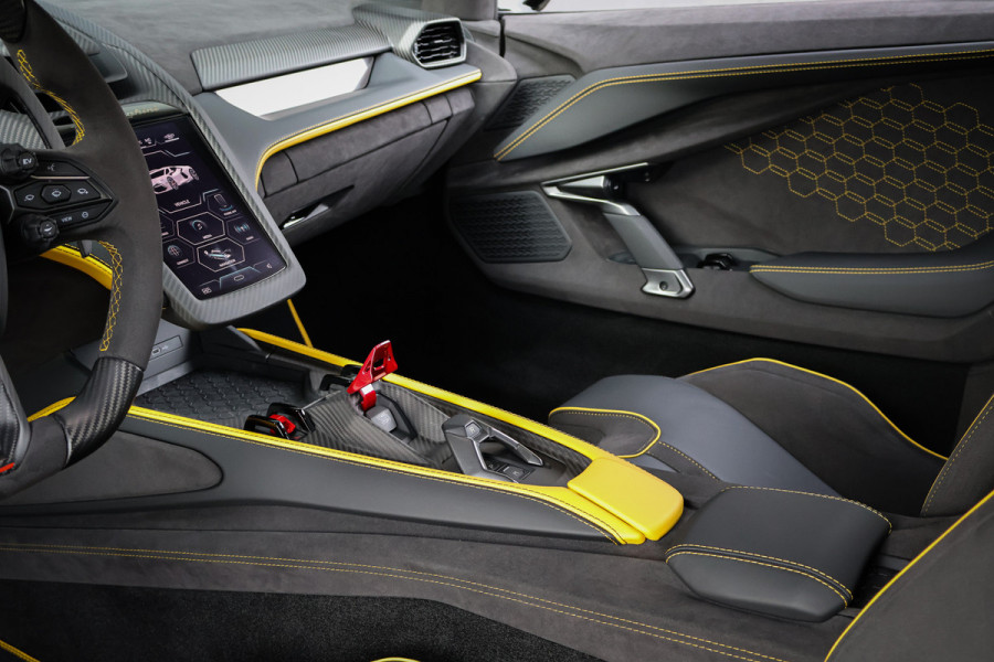 Lamborghini Revuelto | LIFT | CARBON IN & EXTERIEUR | PASSENGER DISPLAY | ADAPTIVE CRUISE | APPLE CARPLAY | SONUS FABER SOUND | PARKING PACK | HEADLA Lamborghini Revuelto | LIFT | CARBON IN & EXTERIEUR | PASSENGER DISPLAY | ADAPTIVE CRUISE | APPLE CARPLAY | SONUS FABER SOUND | PARKING PACK | HEADLA