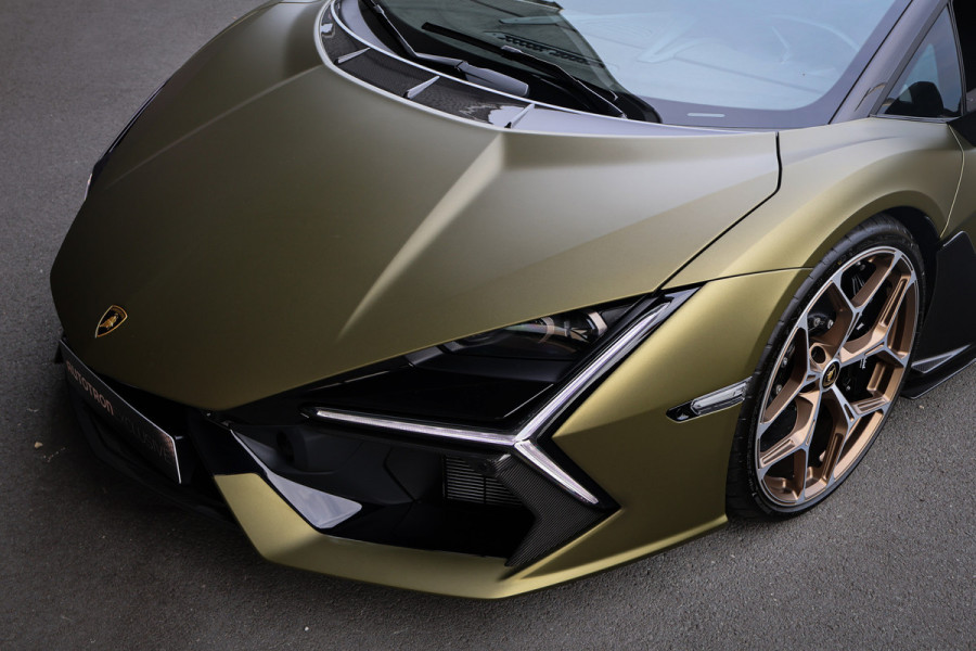 Lamborghini Revuelto | LIFT | CARBON IN & EXTERIEUR | PASSENGER DISPLAY | ADAPTIVE CRUISE | APPLE CARPLAY | SONUS FABER SOUND | PARKING PACK | HEADLA Lamborghini Revuelto | LIFT | CARBON IN & EXTERIEUR | PASSENGER DISPLAY | ADAPTIVE CRUISE | APPLE CARPLAY | SONUS FABER SOUND | PARKING PACK | HEADLA