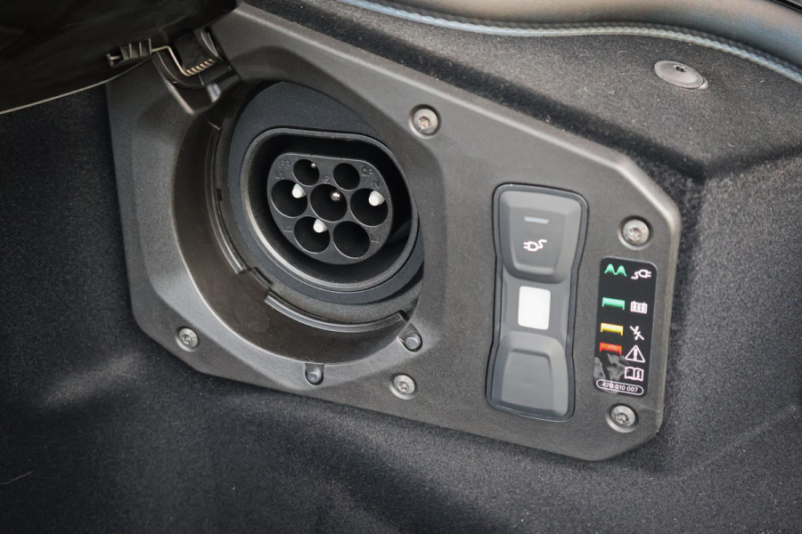Lamborghini Revuelto | LIFT | CARBON IN & EXTERIEUR | PASSENGER DISPLAY | ADAPTIVE CRUISE | APPLE CARPLAY | SONUS FABER SOUND | PARKING PACK | HEADLA Lamborghini Revuelto | LIFT | CARBON IN & EXTERIEUR | PASSENGER DISPLAY | ADAPTIVE CRUISE | APPLE CARPLAY | SONUS FABER SOUND | PARKING PACK | HEADLA