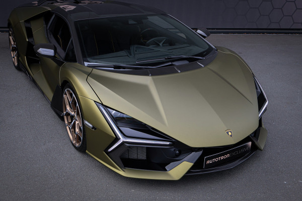 Lamborghini Revuelto | LIFT | CARBON IN & EXTERIEUR | PASSENGER DISPLAY | ADAPTIVE CRUISE | APPLE CARPLAY | SONUS FABER SOUND | PARKING PACK | HEADLA Lamborghini Revuelto | LIFT | CARBON IN & EXTERIEUR | PASSENGER DISPLAY | ADAPTIVE CRUISE | APPLE CARPLAY | SONUS FABER SOUND | PARKING PACK | HEADLA