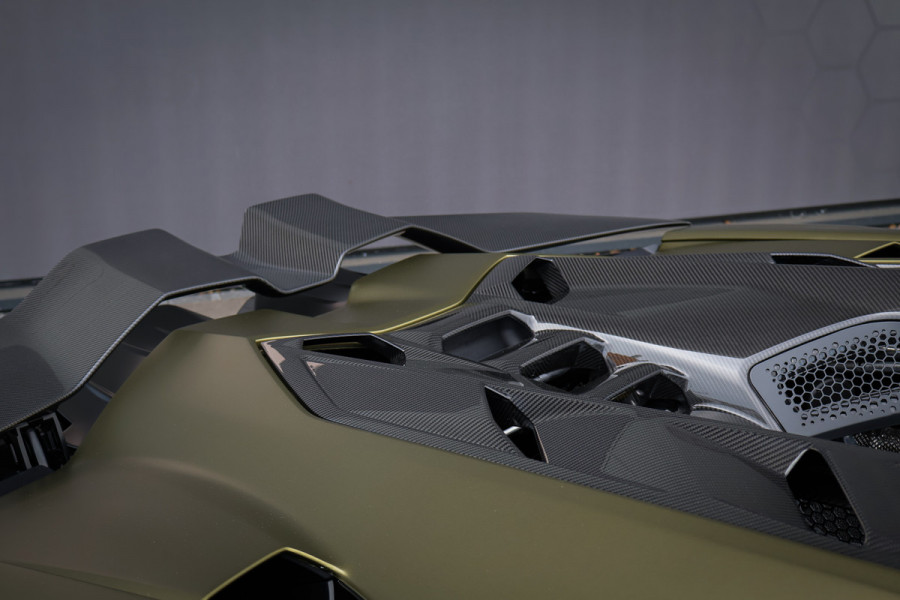 Lamborghini Revuelto | LIFT | CARBON IN & EXTERIEUR | PASSENGER DISPLAY | ADAPTIVE CRUISE | APPLE CARPLAY | SONUS FABER SOUND | PARKING PACK | HEADLA Lamborghini Revuelto | LIFT | CARBON IN & EXTERIEUR | PASSENGER DISPLAY | ADAPTIVE CRUISE | APPLE CARPLAY | SONUS FABER SOUND | PARKING PACK | HEADLA