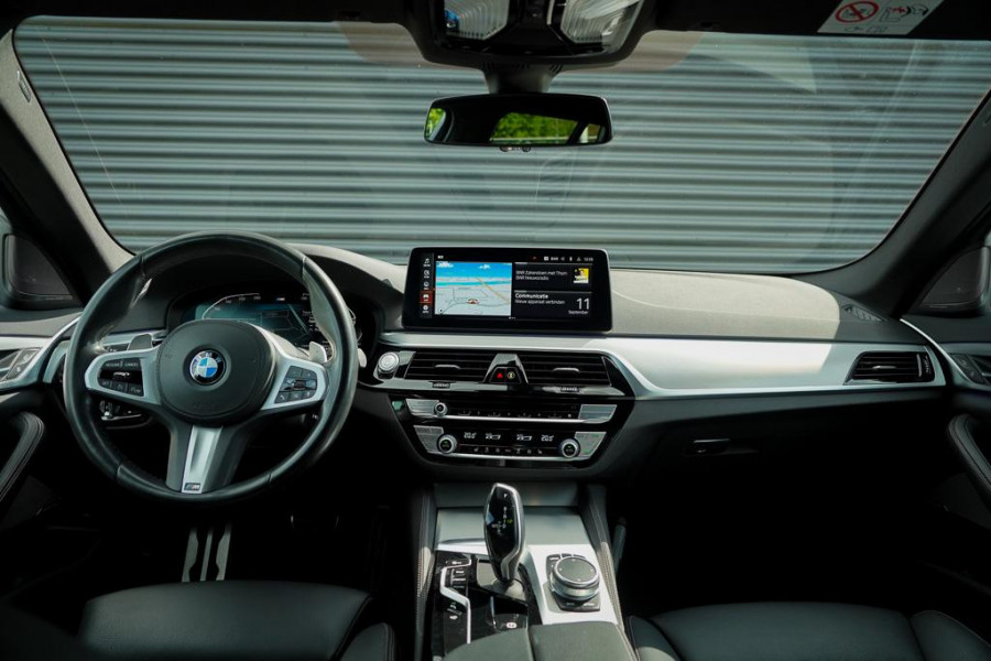 BMW 5 Serie Touring 530i High Executive / M-Pakket / Pano / HUD / Trekhaak / Incl BTW / Laser