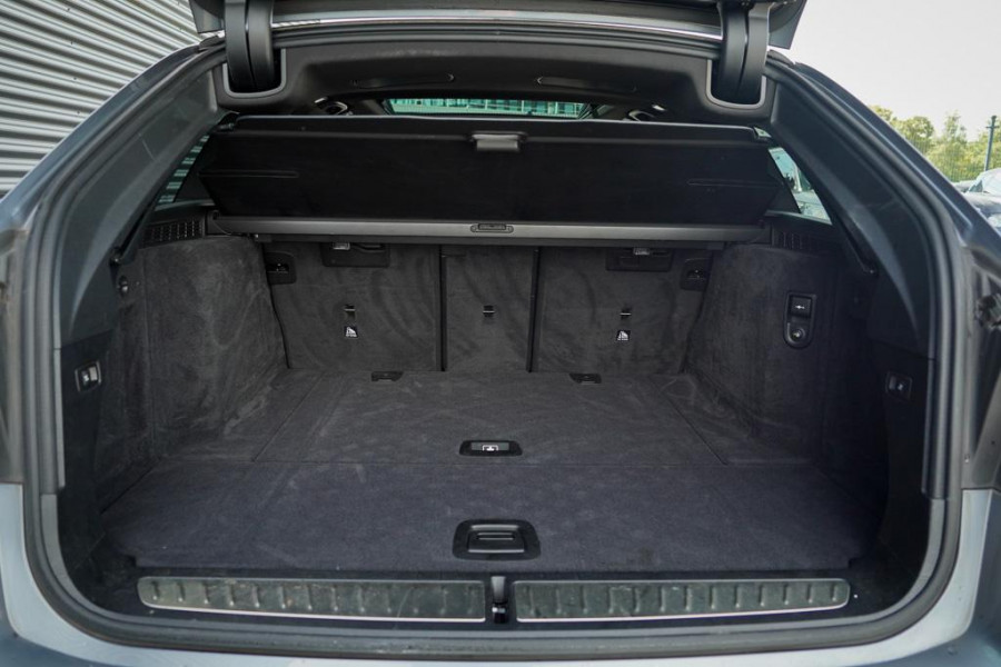 BMW 5 Serie Touring 530i High Executive / M-Pakket / Pano / HUD / Trekhaak / Incl BTW / Laser