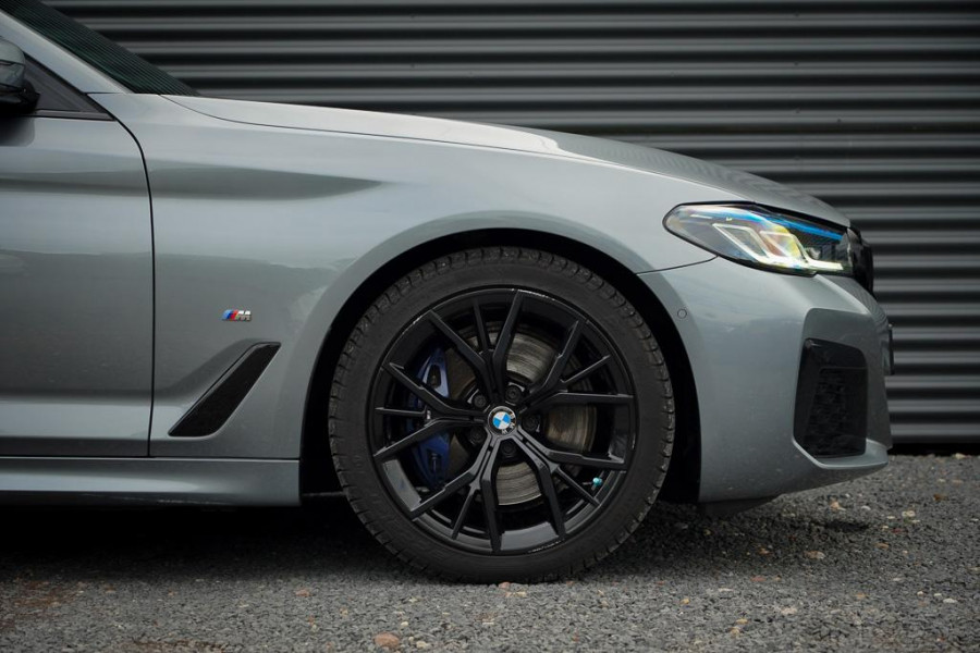 BMW 5 Serie Touring 530i High Executive / M-Pakket / Pano / HUD / Trekhaak / Incl BTW / Laser