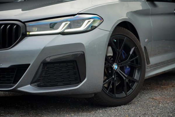 BMW 5 Serie Touring 530i High Executive / M-Pakket / Pano / HUD / Trekhaak / Incl BTW / Laser