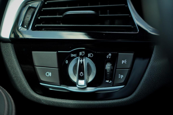 BMW 5 Serie Touring 530i High Executive / M-Pakket / Pano / HUD / Trekhaak / Incl BTW / Laser