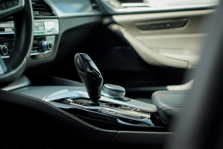 BMW 5 Serie Touring 530i High Executive / M-Pakket / Pano / HUD / Trekhaak / Incl BTW / Laser