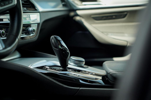 BMW 5 Serie Touring 530i High Executive / M-Pakket / Pano / HUD / Trekhaak / Incl BTW / Laser