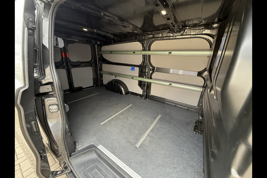 Ford Transit Custom 320 2.0 TDCI 136 PK EURO 6 L2H1 Stoelverwarming/CarPlay/achteruitrijcamera