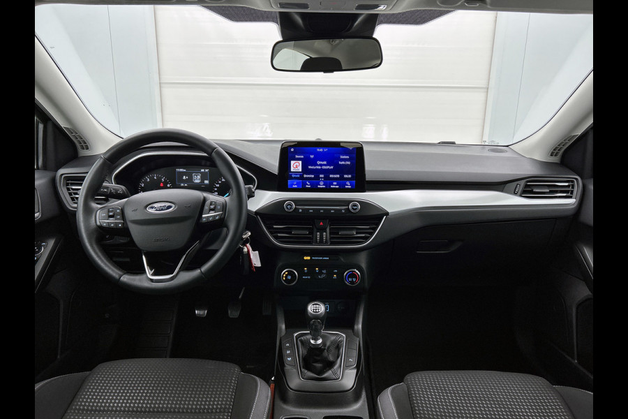 Ford Focus 1.0 EcoBoost Hybrid Edition Business (CAMERA, NAVIGATIE, CARPLAY, CAMERA, CLIMA, 1e EIGENAAR, DEALER ONDERHOUDEN) Ford Focus 1.0 EcoBoost Hybrid Edition Business (CAMERA, NAVIGATIE, CARPLAY, CAMERA, CLIMA, 1e EIGENAAR, DEALER ONDERHOUDEN)