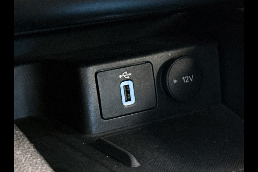 Ford Focus 1.0 EcoBoost Hybrid Edition Business (CAMERA, NAVIGATIE, CARPLAY, CAMERA, CLIMA, 1e EIGENAAR, DEALER ONDERHOUDEN) Ford Focus 1.0 EcoBoost Hybrid Edition Business (CAMERA, NAVIGATIE, CARPLAY, CAMERA, CLIMA, 1e EIGENAAR, DEALER ONDERHOUDEN)