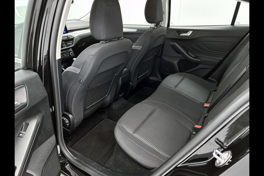 Ford Focus 1.0 EcoBoost Hybrid Edition Business (CAMERA, NAVIGATIE, CARPLAY, CAMERA, CLIMA, 1e EIGENAAR, DEALER ONDERHOUDEN) Ford Focus 1.0 EcoBoost Hybrid Edition Business (CAMERA, NAVIGATIE, CARPLAY, CAMERA, CLIMA, 1e EIGENAAR, DEALER ONDERHOUDEN)