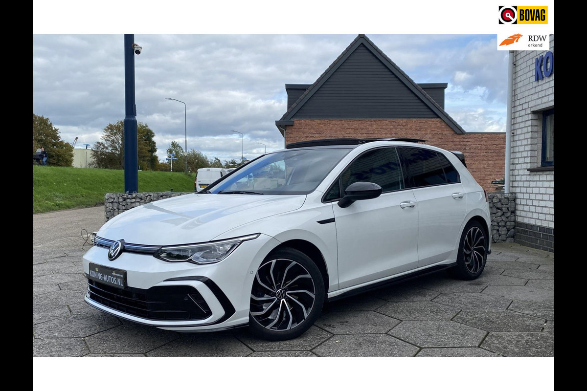 Volkswagen Golf 1.5 eTSI R-Line/ Virtual CP/ Pano/ IQ-light/ Sfeer/Cam/19"/Keyless Volkswagen Golf 1.5 eTSI R-Line/ Virtual CP/ Pano/ IQ-light/ Sfeer/Cam/19"/Keyless
