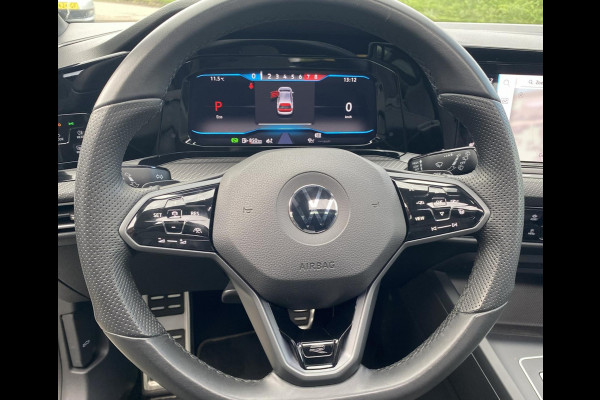 Volkswagen Golf 1.5 eTSI R-Line/ Virtual CP/ Pano/ IQ-light/ Sfeer/Cam/19"/Keyless Volkswagen Golf 1.5 eTSI R-Line/ Virtual CP/ Pano/ IQ-light/ Sfeer/Cam/19"/Keyless