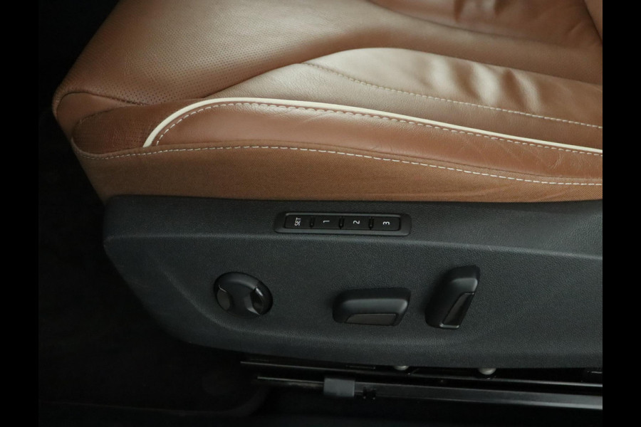 Škoda ENYAQ iV 60|Pano|Leder|Trekhaak|Warmtepomp|ACC|Camera|Head-Up Display Škoda ENYAQ iV 60|Pano|Leder|Trekhaak|Warmtepomp|ACC|Camera|Head-Up Display