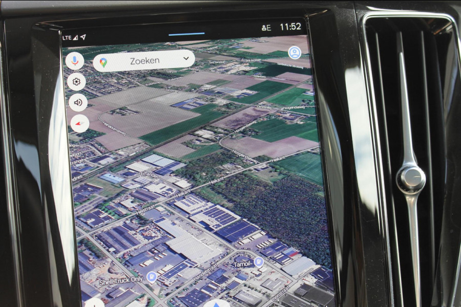 Volvo XC60 2.0 T6 Plug-in hybrid AWD Plus Dark Adaptieve cruise control / Panoramisch schuif-kanteldak / Lederen bekleding / 19" lm velgen / Google infotainment Volvo XC60 2.0 T6 Plug-in hybrid AWD Plus Dark Adaptieve cruise control / Panoramisch schuif-kanteldak / Lederen bekleding / 19" lm velgen / Google infotainment