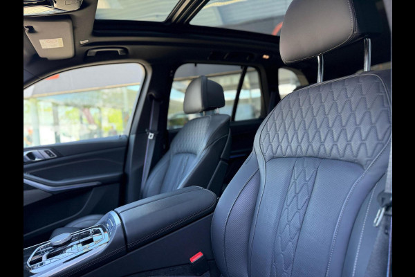 BMW X5 xDrive50e| M PACK PRO| Carbon zwart|22inch performance velg.
