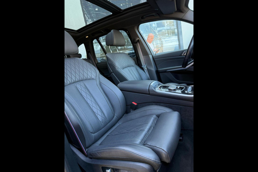 BMW X5 xDrive50e| M PACK PRO| Carbon zwart|22inch performance velg.