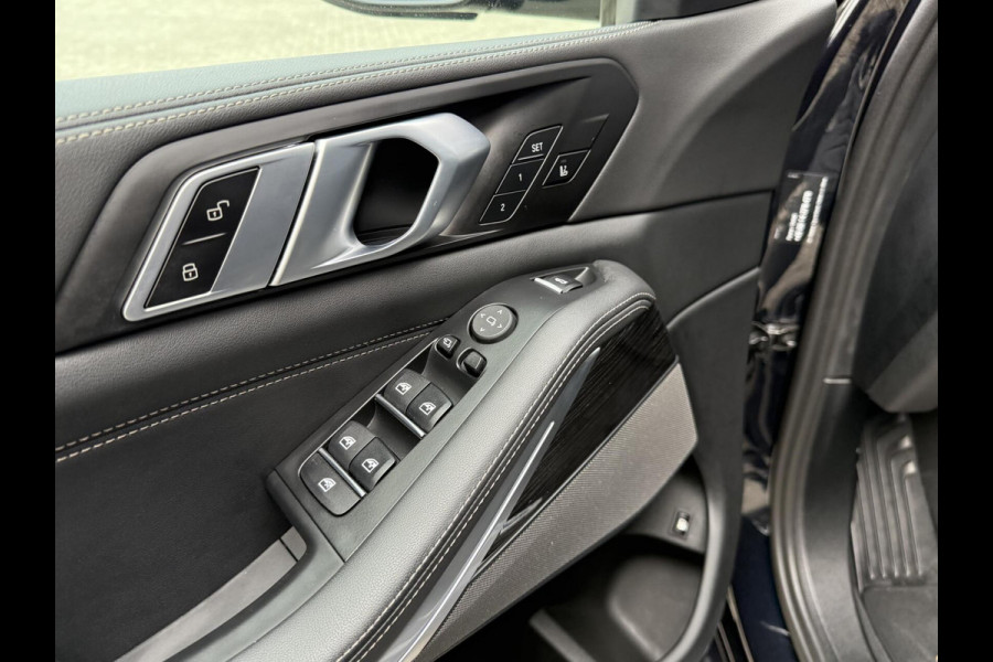 BMW X5 xDrive50e| M PACK PRO| Carbon zwart|22inch performance velg.