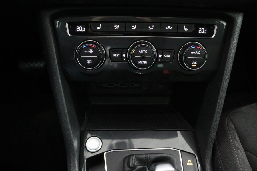 Volkswagen Tiguan 1.5 TSI Business R-LINE*CAM*ACC*HAAK*CARPLAY*NAVI* Volkswagen Tiguan 1.5 TSI Business R-LINE*CAM*ACC*HAAK*CARPLAY*NAVI*
