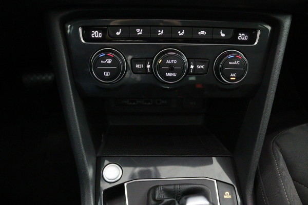 Volkswagen Tiguan 1.5 TSI Business R-LINE*CAM*ACC*HAAK*CARPLAY*NAVI* Volkswagen Tiguan 1.5 TSI Business R-LINE*CAM*ACC*HAAK*CARPLAY*NAVI*