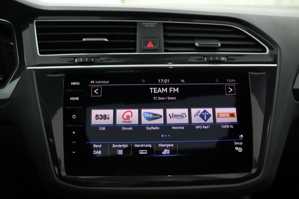 Volkswagen Tiguan 1.5 TSI Business R-LINE*CAM*ACC*HAAK*CARPLAY*NAVI* Volkswagen Tiguan 1.5 TSI Business R-LINE*CAM*ACC*HAAK*CARPLAY*NAVI*