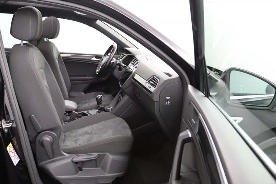Volkswagen Tiguan 1.5 TSI Business R-LINE*CAM*ACC*HAAK*CARPLAY*NAVI* Volkswagen Tiguan 1.5 TSI Business R-LINE*CAM*ACC*HAAK*CARPLAY*NAVI*