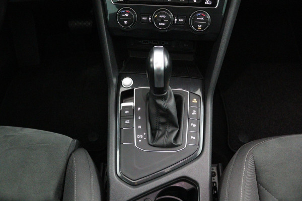 Volkswagen Tiguan 1.5 TSI Business R-LINE*CAM*ACC*HAAK*CARPLAY*NAVI* Volkswagen Tiguan 1.5 TSI Business R-LINE*CAM*ACC*HAAK*CARPLAY*NAVI*