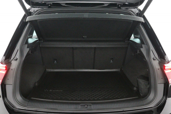 Volkswagen Tiguan 1.5 TSI Business R-LINE*CAM*ACC*HAAK*CARPLAY*NAVI* Volkswagen Tiguan 1.5 TSI Business R-LINE*CAM*ACC*HAAK*CARPLAY*NAVI*