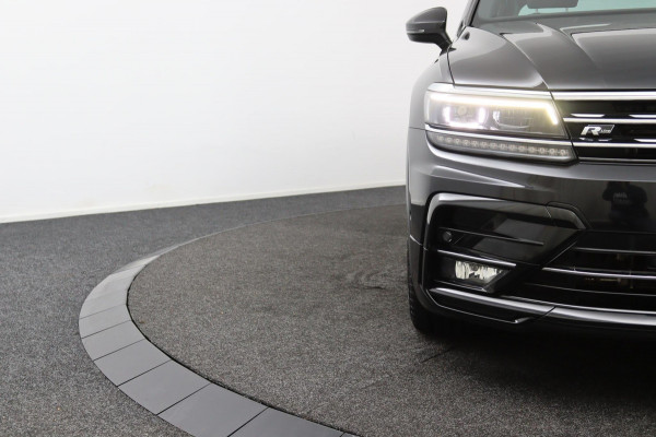 Volkswagen Tiguan 1.5 TSI Business R-LINE*CAM*ACC*HAAK*CARPLAY*NAVI* Volkswagen Tiguan 1.5 TSI Business R-LINE*CAM*ACC*HAAK*CARPLAY*NAVI*