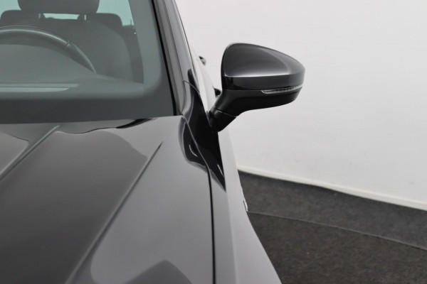 Volkswagen Tiguan 1.5 TSI Business R-LINE*CAM*ACC*HAAK*CARPLAY*NAVI* Volkswagen Tiguan 1.5 TSI Business R-LINE*CAM*ACC*HAAK*CARPLAY*NAVI*