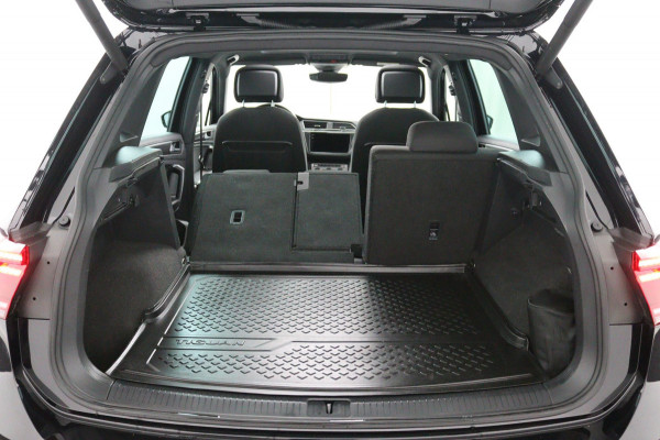 Volkswagen Tiguan 1.5 TSI Business R-LINE*CAM*ACC*HAAK*CARPLAY*NAVI* Volkswagen Tiguan 1.5 TSI Business R-LINE*CAM*ACC*HAAK*CARPLAY*NAVI*