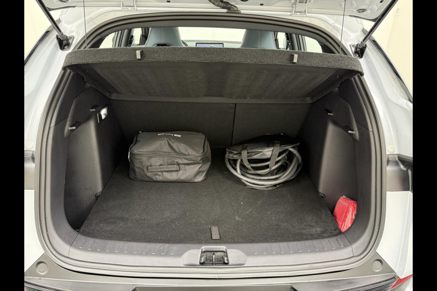 BYD ATTO 3 Comfort 60 kWh FABR. GARANTIE T/M 2029 | AANDRIJFLIJN EN ACCU ZELFS T/M 2031 | PANO| STOELVERW. BYD ATTO 3 Comfort 60 kWh FABR. GARANTIE T/M 2029 | AANDRIJFLIJN EN ACCU ZELFS T/M 2031 | PANO| STOELVERW.