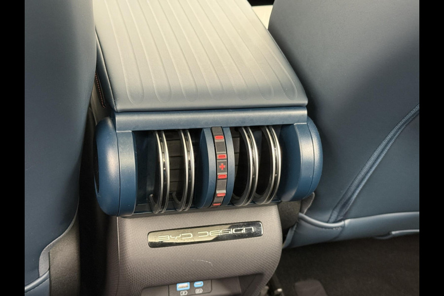 BYD ATTO 3 Comfort 60 kWh FABR. GARANTIE T/M 2029 | AANDRIJFLIJN EN ACCU ZELFS T/M 2031 | PANO| STOELVERW. BYD ATTO 3 Comfort 60 kWh FABR. GARANTIE T/M 2029 | AANDRIJFLIJN EN ACCU ZELFS T/M 2031 | PANO| STOELVERW.