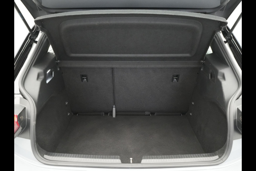 Volkswagen ID.3 Life 58 kWh 204pk Navigatie Stoelverwarming Acc Pdc 69 Volkswagen ID.3 Life 58 kWh 204pk Navigatie Stoelverwarming Acc Pdc 69