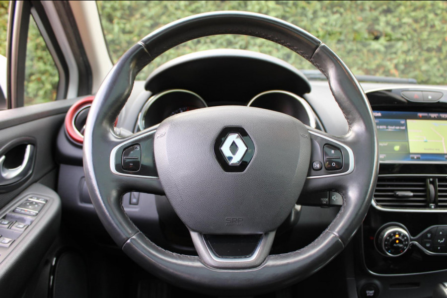 Renault Clio Estate 1.2 TCe Intens Automaat Allseason Panodak Trekhaak Camera !!NIEUWBINNEN!! Renault Clio Estate 1.2 TCe Intens Automaat Allseason Panodak Trekhaak Camera !!NIEUWBINNEN!!