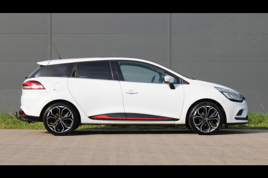 Renault Clio Estate 1.2 TCe Intens Automaat Allseason Panodak Trekhaak Camera !!NIEUWBINNEN!! Renault Clio Estate 1.2 TCe Intens Automaat Allseason Panodak Trekhaak Camera !!NIEUWBINNEN!!