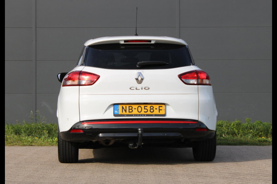 Renault Clio Estate 1.2 TCe Intens Automaat Allseason Panodak Trekhaak Camera !!NIEUWBINNEN!! Renault Clio Estate 1.2 TCe Intens Automaat Allseason Panodak Trekhaak Camera !!NIEUWBINNEN!!
