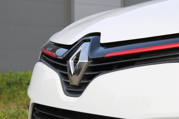 Renault Clio Estate 1.2 TCe Intens Automaat Allseason Panodak Trekhaak Camera !!NIEUWBINNEN!! Renault Clio Estate 1.2 TCe Intens Automaat Allseason Panodak Trekhaak Camera !!NIEUWBINNEN!!