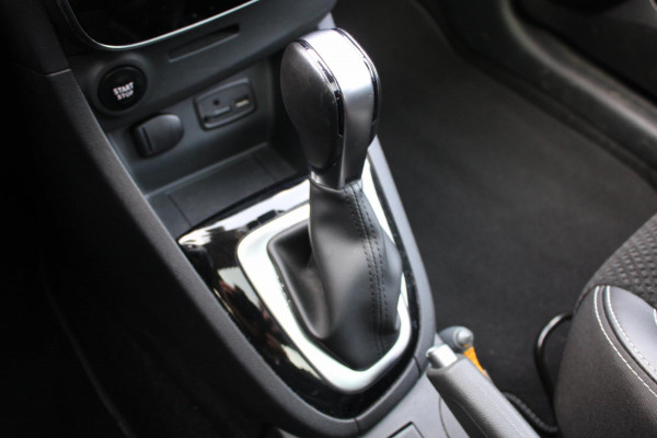 Renault Clio Estate 1.2 TCe Intens Automaat Allseason Panodak Trekhaak Camera !!NIEUWBINNEN!! Renault Clio Estate 1.2 TCe Intens Automaat Allseason Panodak Trekhaak Camera !!NIEUWBINNEN!!