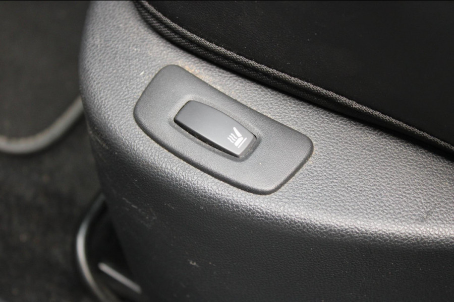 Renault Clio Estate 1.2 TCe Intens Automaat Allseason Panodak Trekhaak Camera !!NIEUWBINNEN!! Renault Clio Estate 1.2 TCe Intens Automaat Allseason Panodak Trekhaak Camera !!NIEUWBINNEN!!